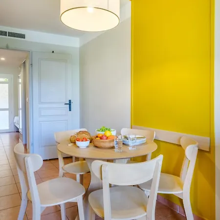 Vakantiepark Pierre & Les Rives De Cannes 3*
